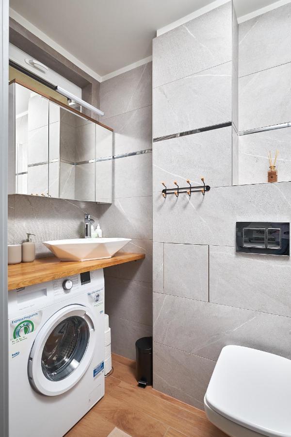 Kuznicza Apartment - 300M Main Square ~ Self Check-In 24H วรอตซวาฟ ภายนอก รูปภาพ